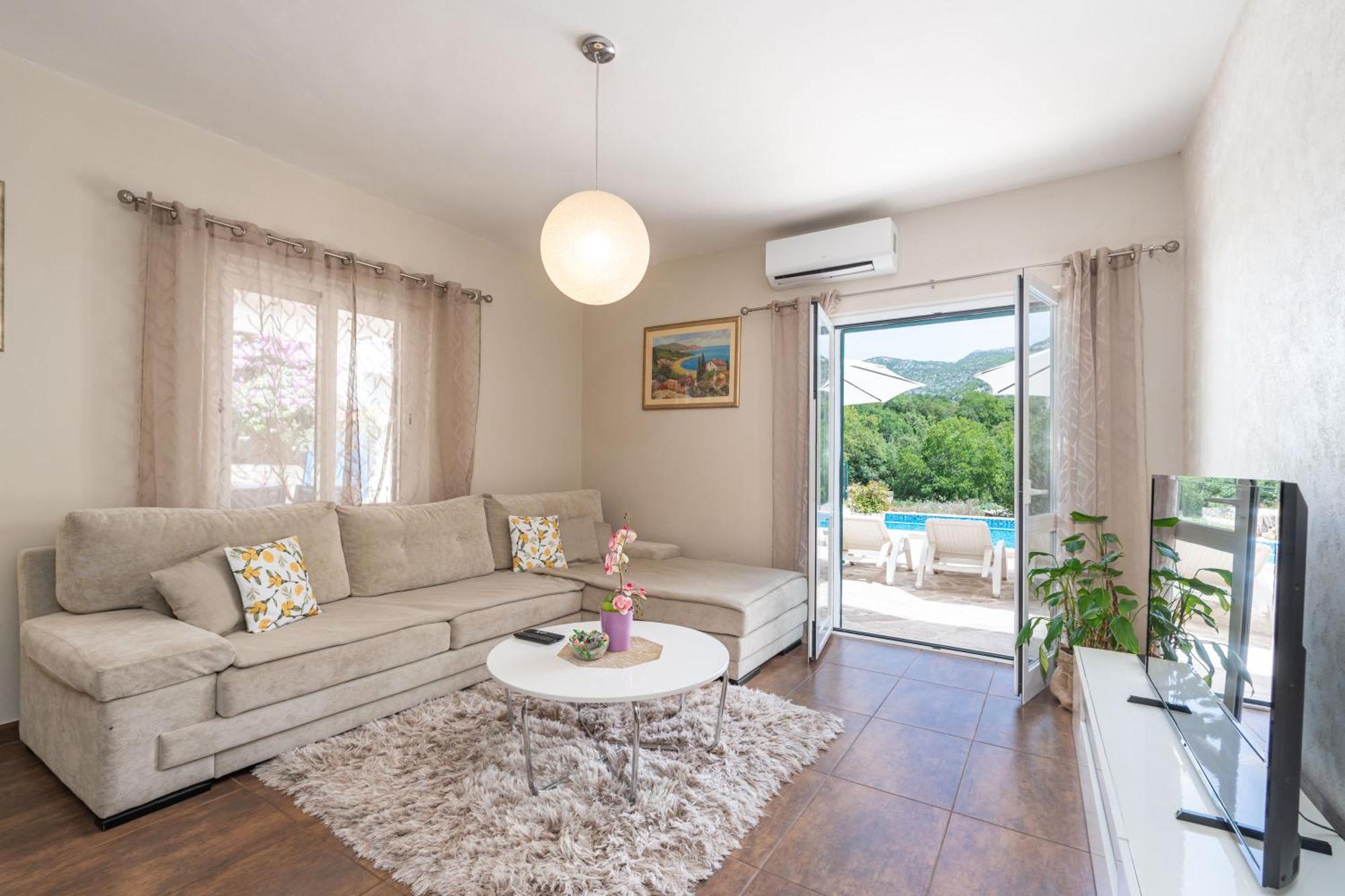 Petmat - With Private Pool And 6 Bedrooms Pousada