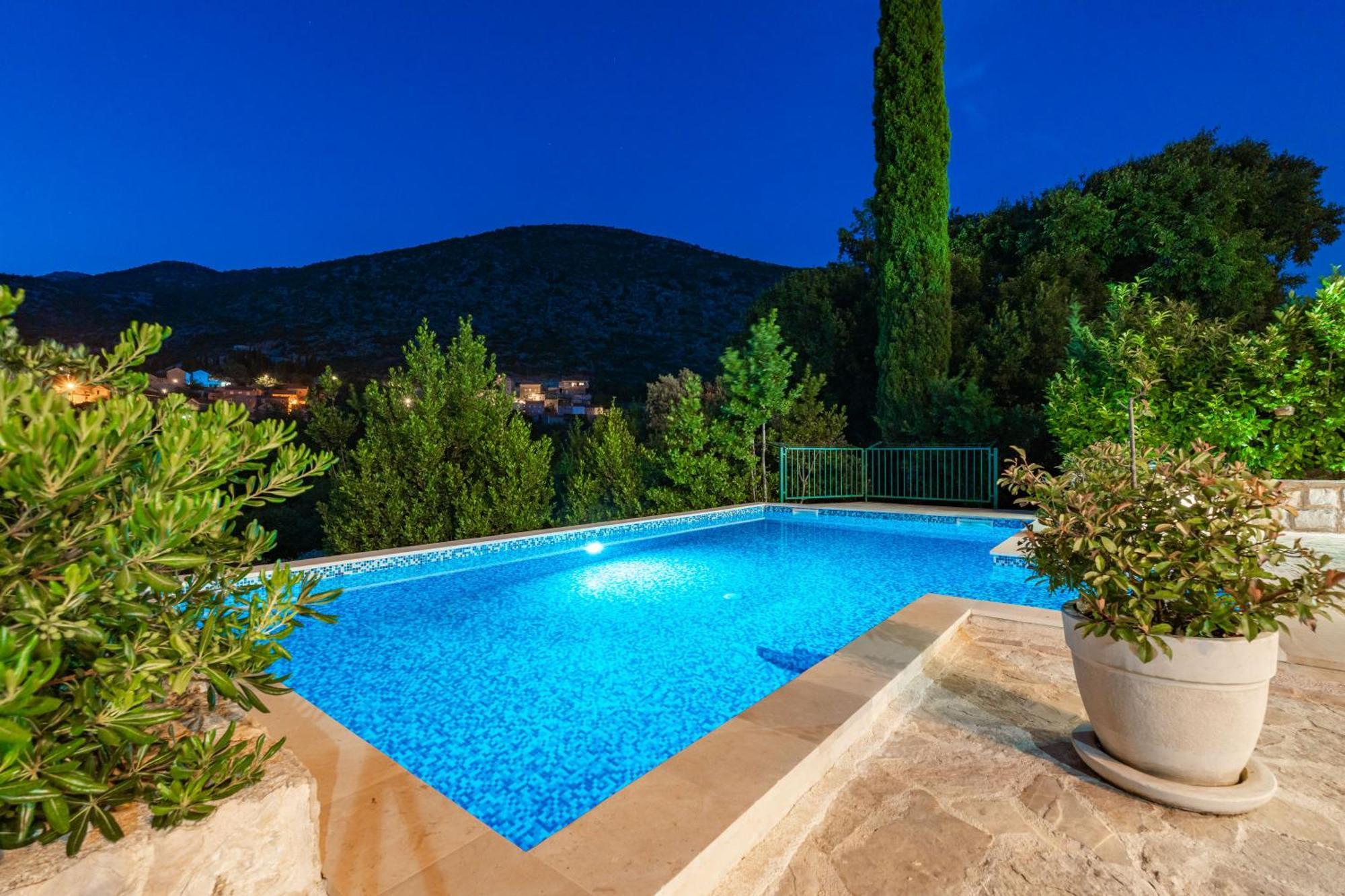 Petmat - With Private Pool And 6 Bedrooms *