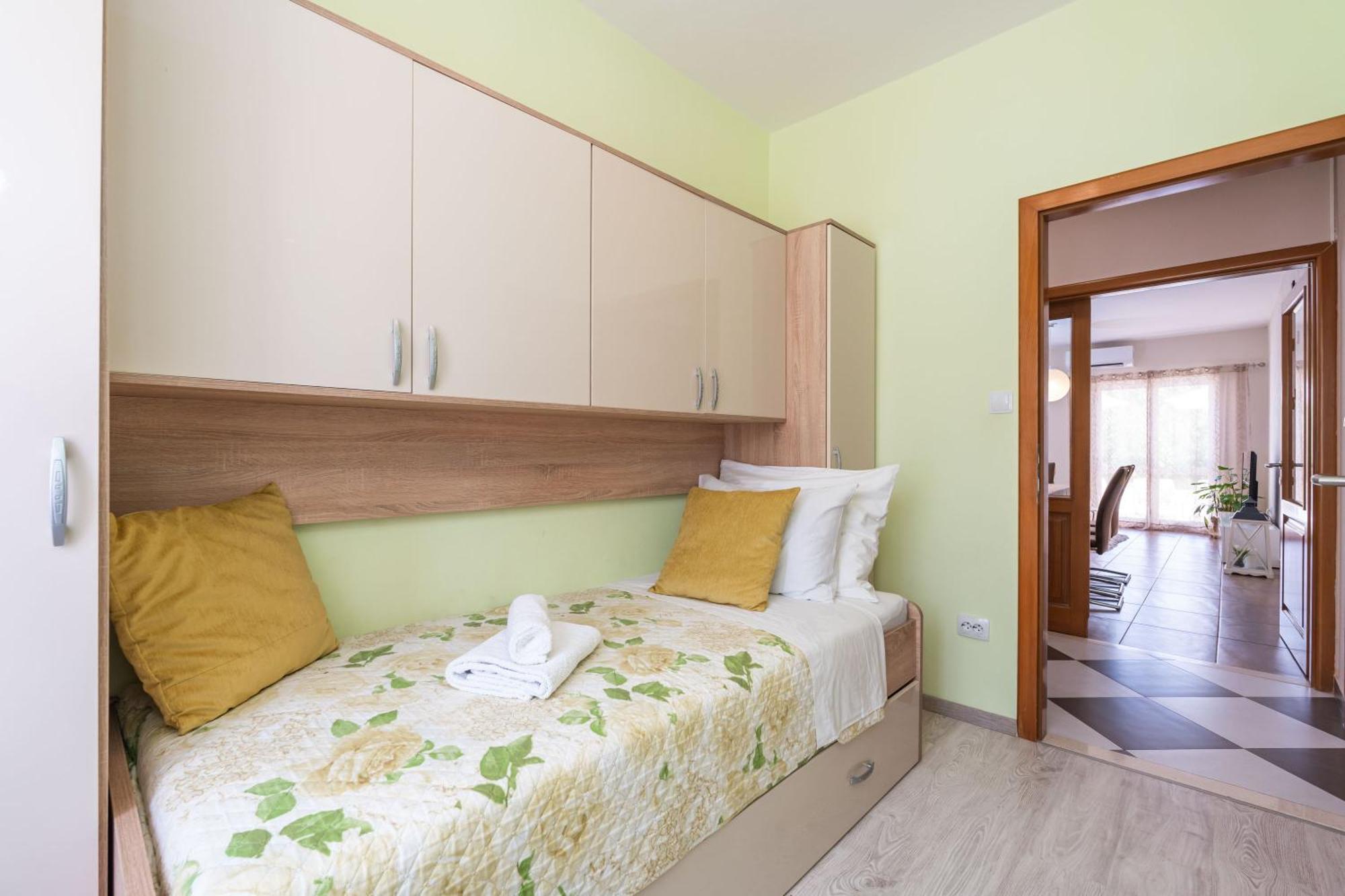 Petmat - With Private Pool And 6 Bedrooms Pousada