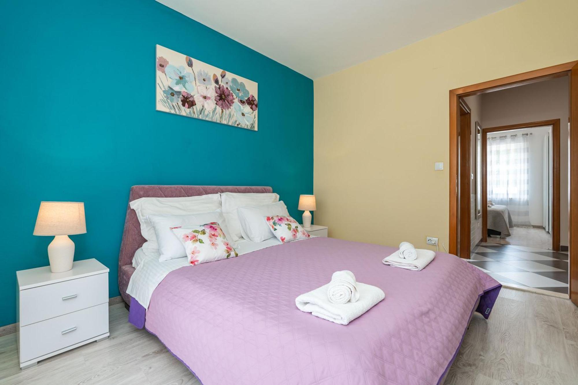 Petmat - With Private Pool And 6 Bedrooms *