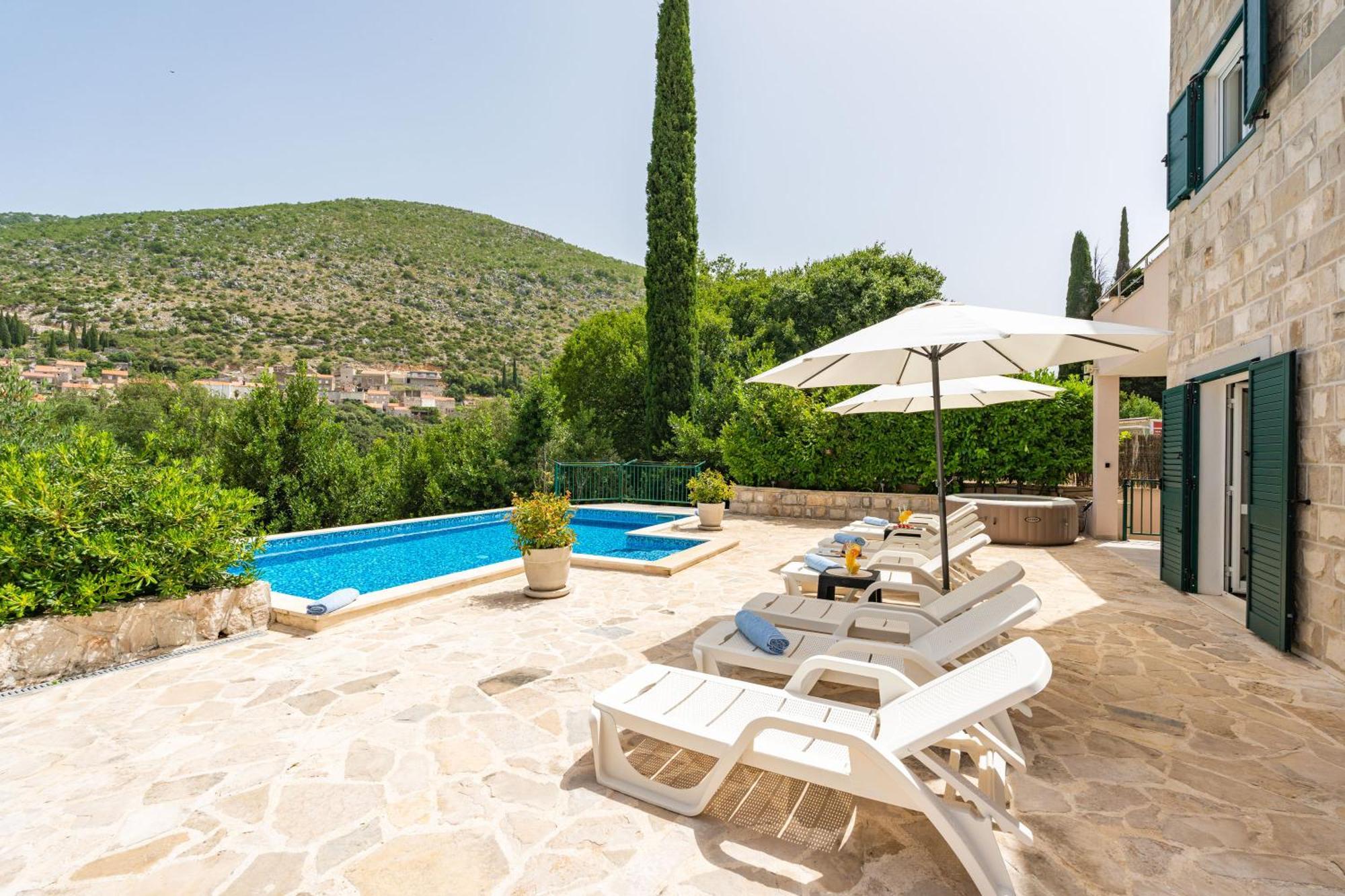 Petmat - With Private Pool And 6 Bedrooms Villa *