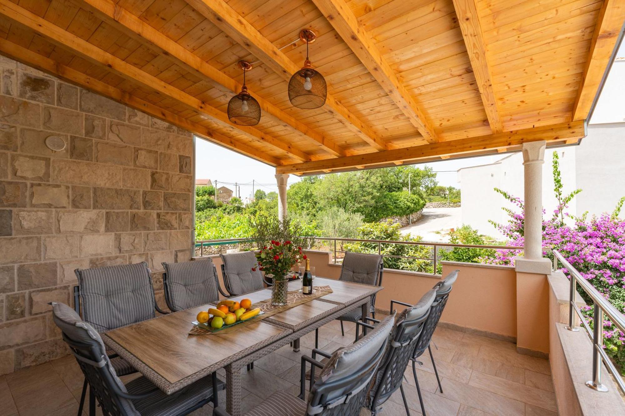 Petmat - With Private Pool And 6 Bedrooms Villa